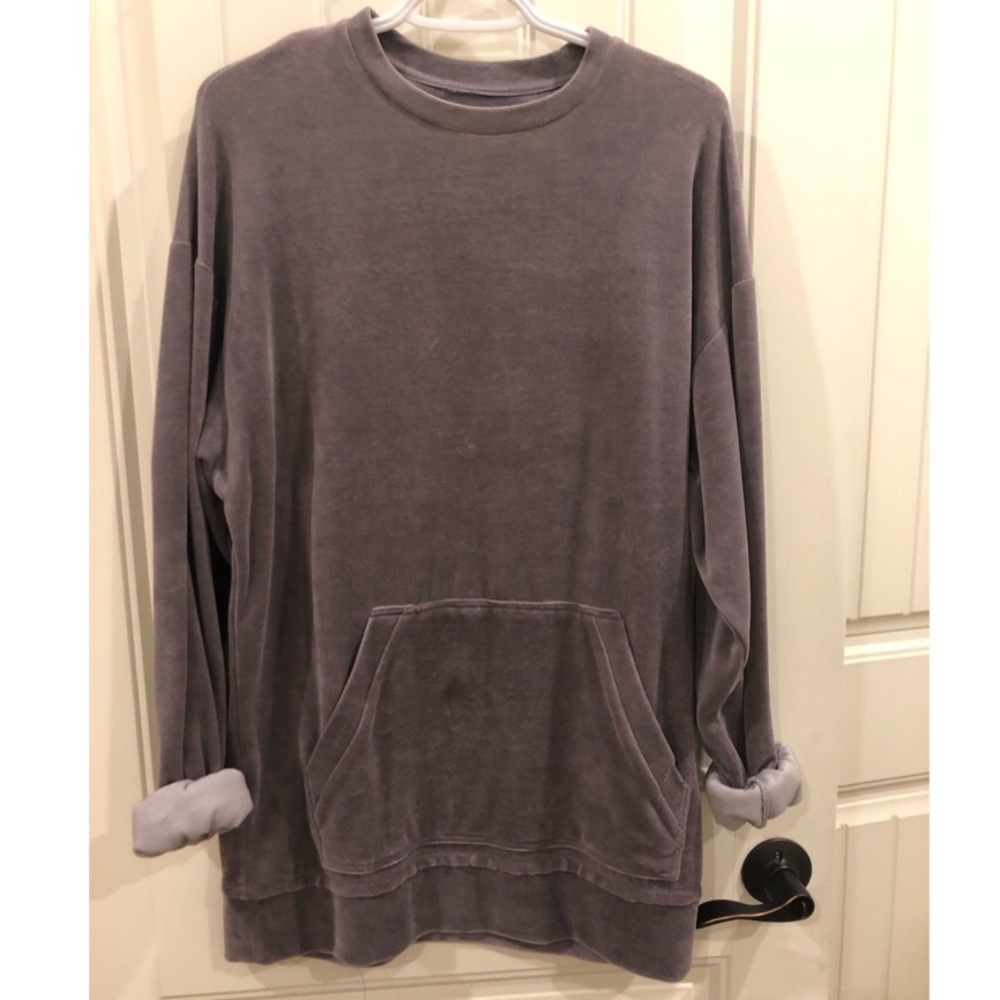 Oversized Sweatshirt - Picture 2 of 4
